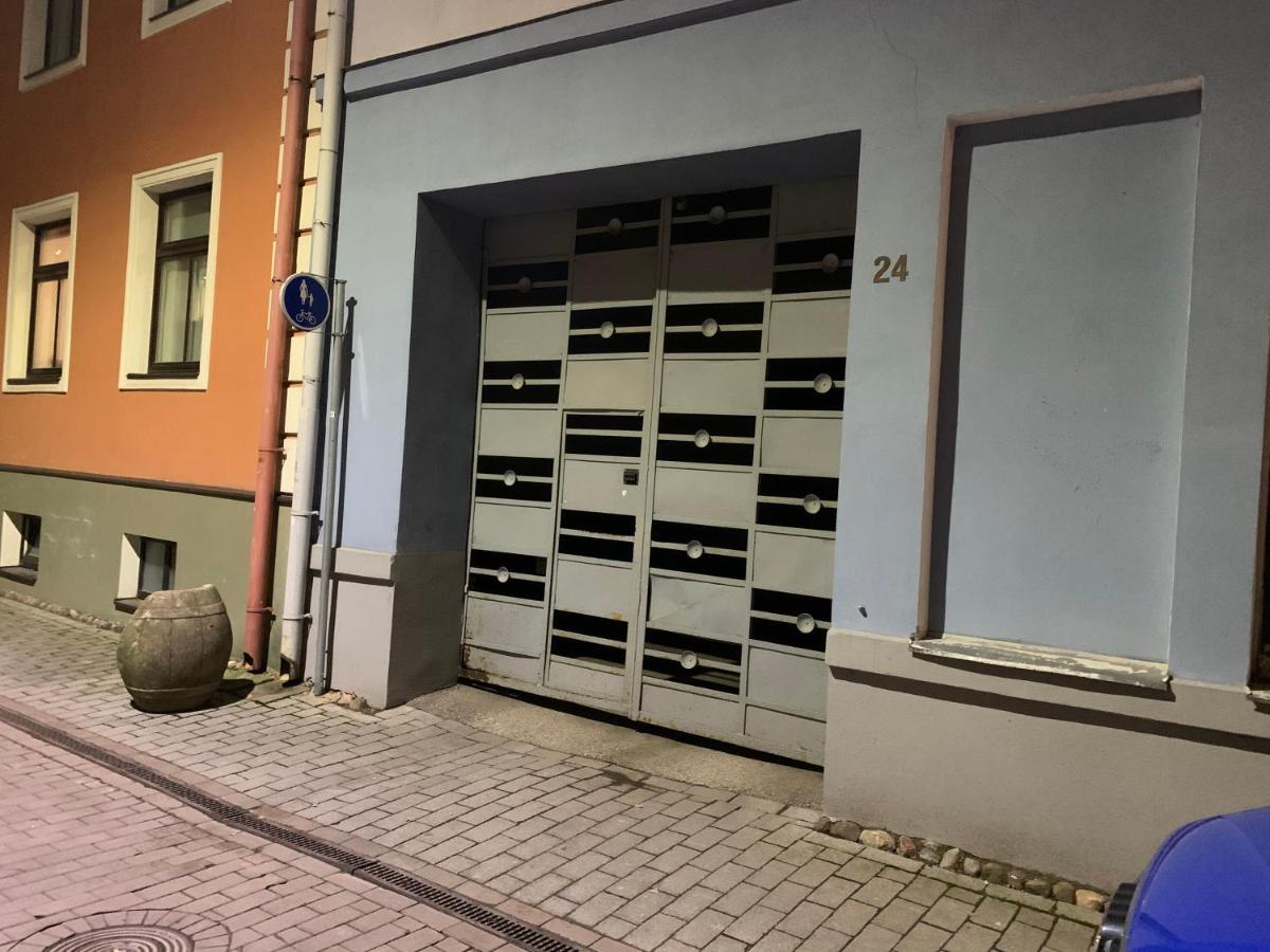 Rueuetli - Cute Old Town Apartment - 2 Big Beds, Free Parking 塔尔图 外观 照片